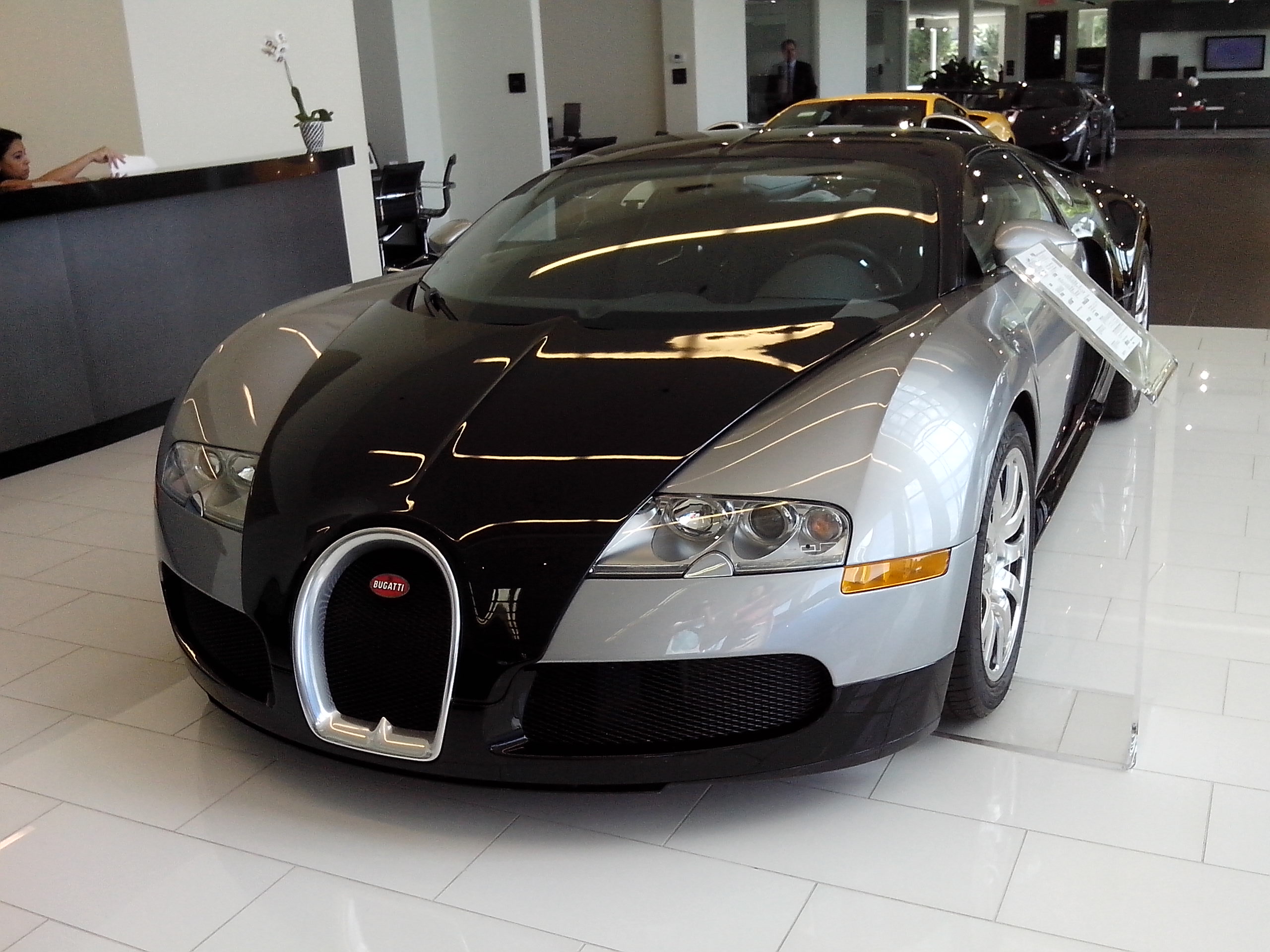 Bugatti ($1 700 000)